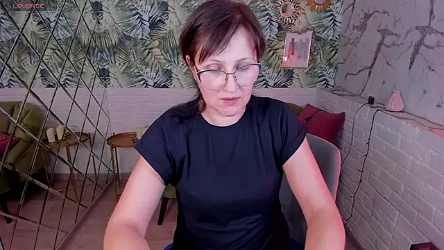 Paris Cherry online show from 6, 1, 2025