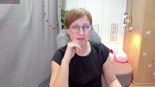 Paris Cherry online show from 18, 2, 2025