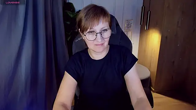 Paris Cherry online show from 22, 2, 2025