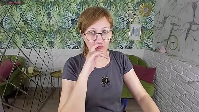 Paris Cherry online show from 8, 3, 2025