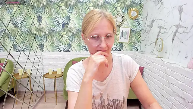 Paris Cherry online show from 16, 9, 2025