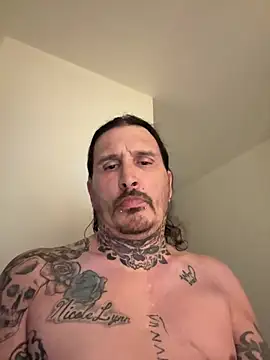 Snapshot of tazzfazz chatting on 10, 4, 2026 tazzfazz online show from 10, 4, 2026