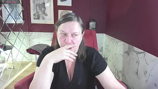 Snapshot of KellyPerfection chatting on 8, 10, 2025 KellyPerfection online show from 8, 10, 2025