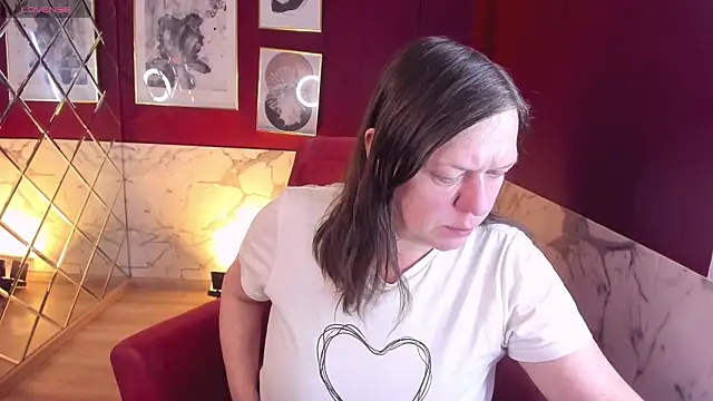 KellyPerfection online show from 5, 3, 2026