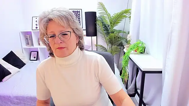 EvelynJoyful online show from 4, 11, 2025