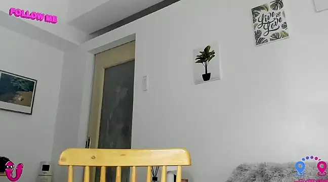 hottycrishina online show from 3, 3, 2025