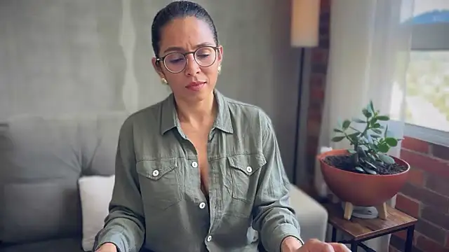 illaroom online show from 14, 10, 2025