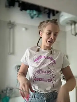 AnastasiaAniess online show from 2, 2, 2025