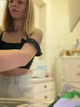 AnastasiaAniess online show from 10, 3, 2025