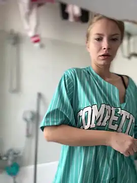 AnastasiaAniess online show from 13, 3, 2025