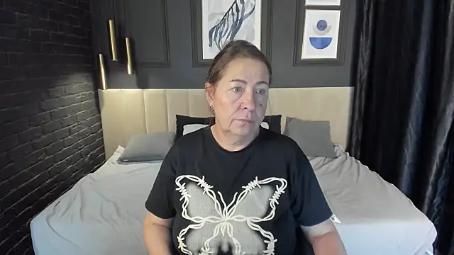 Snapshot of LindaPassionate chatting on 10, 7, 2026 LindaPassionate online show from 10, 7, 2026