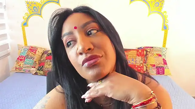 Snapshot of LadyNahir chatting on 25, 10, 2025 LadyNahir online show from 25, 10, 2025