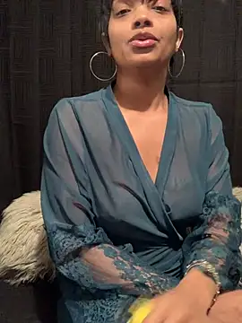 Rakiyahcharms online show from 12, 1, 2025