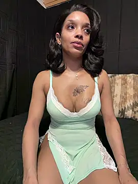 Rakiyahcharms online show from 23, 4, 2026