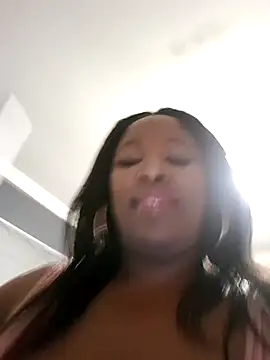 Snapshot of SWEETDOLLY29XX chatting on 3, 7, 2026 SWEETDOLLY29XX online show from 3, 7, 2026
