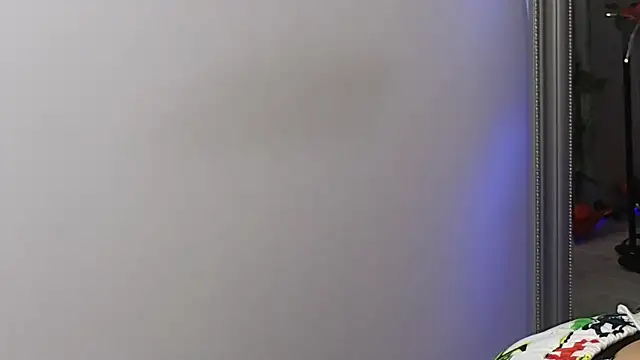 Snapshot of JuliaJuliette chatting on 4, 3, 2025 JuliaJuliette online show from 4, 3, 2025