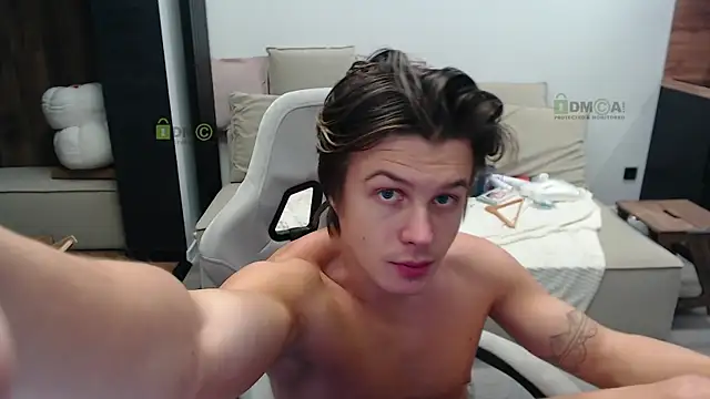 Sunny-Girl1 online show from 18, 12, 2025