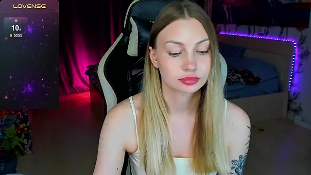 BiMolly online show from 5, 12, 2025