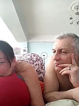  lady red  online show from 18, 2, 2025