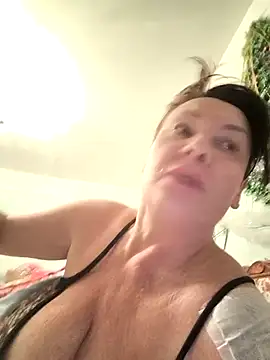  lady red  online show from 17, 1, 2026