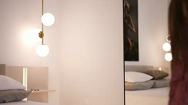 DoviaClaire online show from 24, 9, 2025