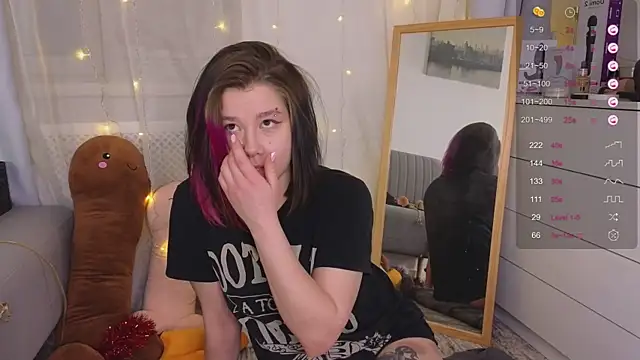 Mira Falls online show from 20, 1, 2025