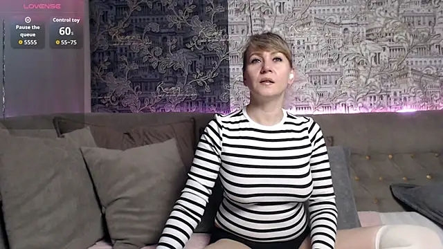 Snapshot of mandy_foxxx chatting on 21, 12, 2025 mandy foxxx online show from 21, 12, 2025