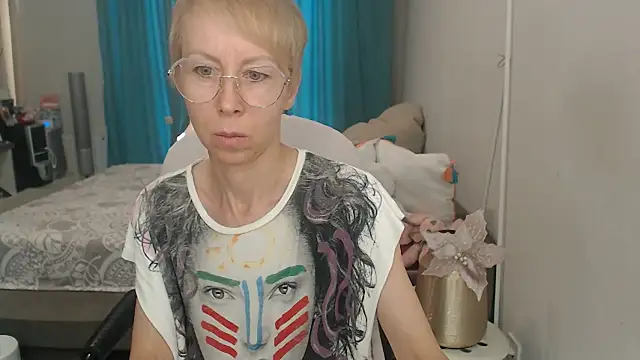Snapshot of LuxuryNika chatting on 5, 7, 2026 LuxuryNika online show from 5, 7, 2026