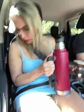 Gatitacarlita online show from 18, 12, 2024