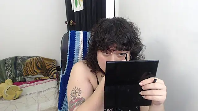 Snapshot of Smoke_trip_Alicia chatting on 10, 2, 2026 Smoke trip Alicia online show from 10, 2, 2026