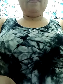 Snapshot of XXLorie_02 chatting on 21, 4, 2026 XXLorie 02 online show from 21, 4, 2026