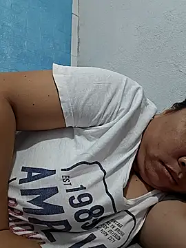 Snapshot of XXLorie_02 chatting on 24, 4, 2026 XXLorie 02 online show from 24, 4, 2026