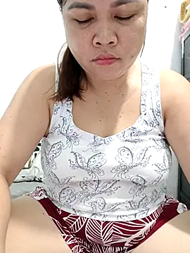 Snapshot of XXLorie_02 chatting on 26, 4, 2026 XXLorie 02 online show from 26, 4, 2026