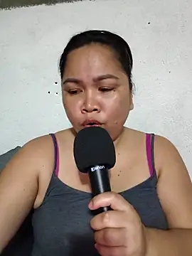 Snapshot of XXLorie_02 chatting on 29, 4, 2026 XXLorie 02 online show from 29, 4, 2026