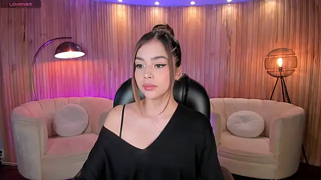 Snapshot of AmyDavis_ chatting on 6, 12, 2024 AmyDavis online show from 6, 12, 2024