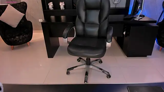 Snapshot of AmyDavis_ chatting on 11, 1, 2025 AmyDavis online show from 11, 1, 2025