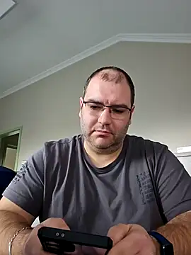 Andrew1900529 online show from 12, 12, 2024