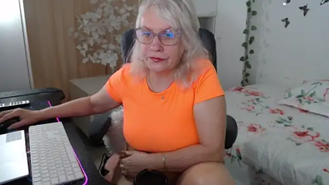 Snapshot of Ghertrude52 chatting on 8, 5, 2026 Ghertrude52 online show from 8, 5, 2026