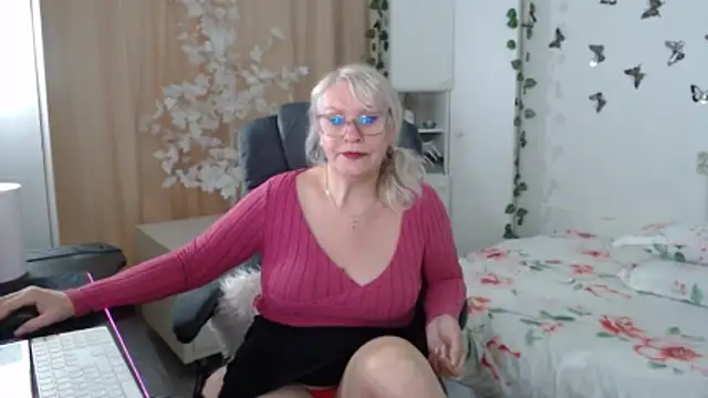 Snapshot of Ghertrude52 chatting on 10, 5, 2026 Ghertrude52 online show from 10, 5, 2026