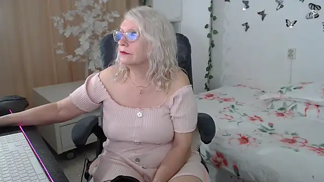 Snapshot of Ghertrude52 chatting on 15, 5, 2026 Ghertrude52 online show from 15, 5, 2026