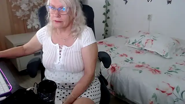 Snapshot of Ghertrude52 chatting on 20, 5, 2026 Ghertrude52 online show from 20, 5, 2026