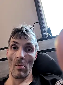 blazeyoung619 online show from 24, 4, 2026