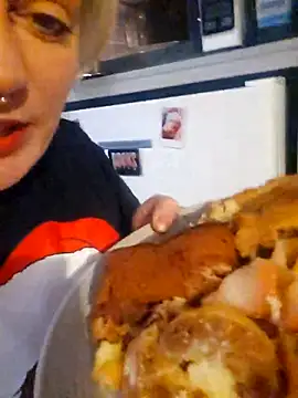 Snapshot of PinkTheHawk chatting on 23, 11, 2025 PinkTheHawk online show from 23, 11, 2025