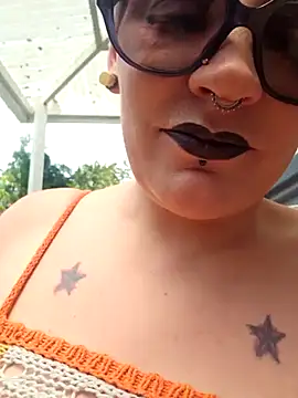 Snapshot of PinkTheHawk chatting on 10, 1, 2026 PinkTheHawk online show from 10, 1, 2026