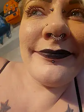 Snapshot of PinkTheHawk chatting on 7, 2, 2026 PinkTheHawk online show from 7, 2, 2026