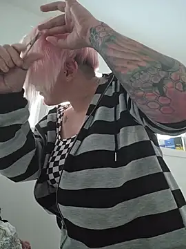PinkTheHawk online show from 7, 6, 2026