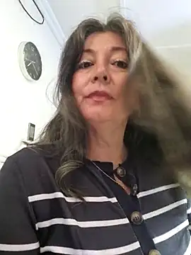 Snapshot of emma_tour chatting on 4, 3, 2025 emma tour online show from 4, 3, 2025