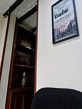 Snapshot of emma_tour chatting on 5, 3, 2025 emma tour online show from 5, 3, 2025