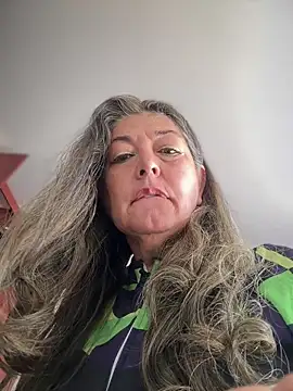 Snapshot of emma_tour chatting on 19, 12, 2025 emma tour online show from 19, 12, 2025