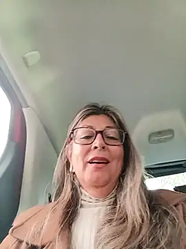 Snapshot of emma_tour chatting on 29, 4, 2026 emma tour online show from 29, 4, 2026